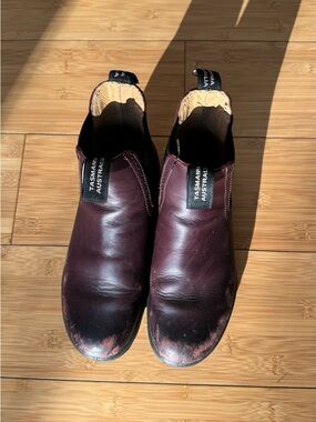 Blundstone Women's Burgundy Chelsea Ankle Boots